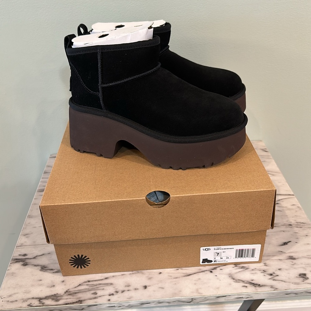 NEW UGG Women's Classic Ultra Mini New Heights Black 7 - Picture 10 of 11